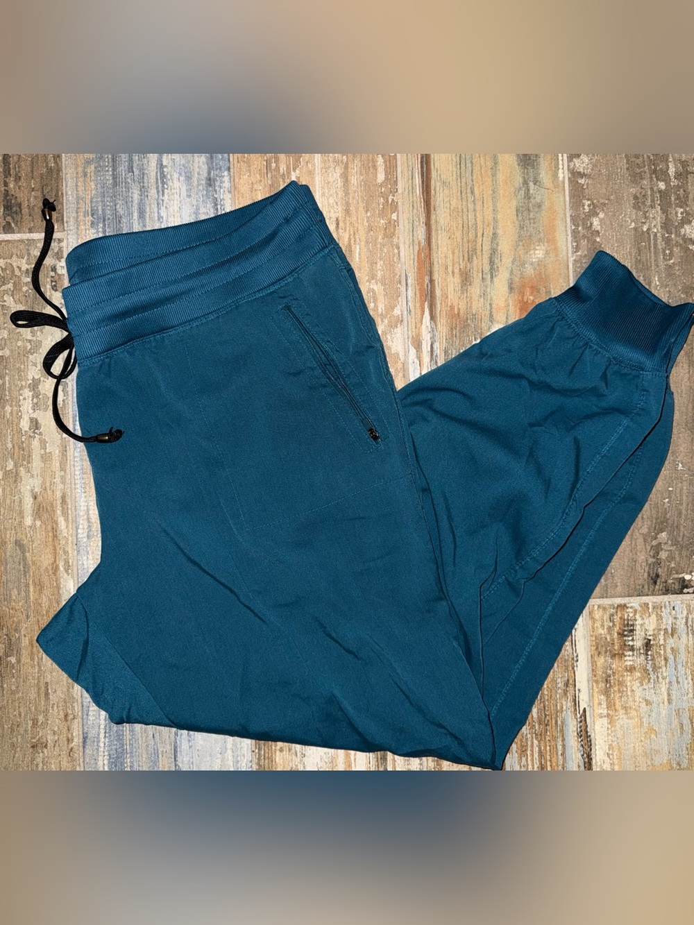#0038 Women’s Grey’s Anatomy Mid-Rise Jogger Scrub Pants - XL